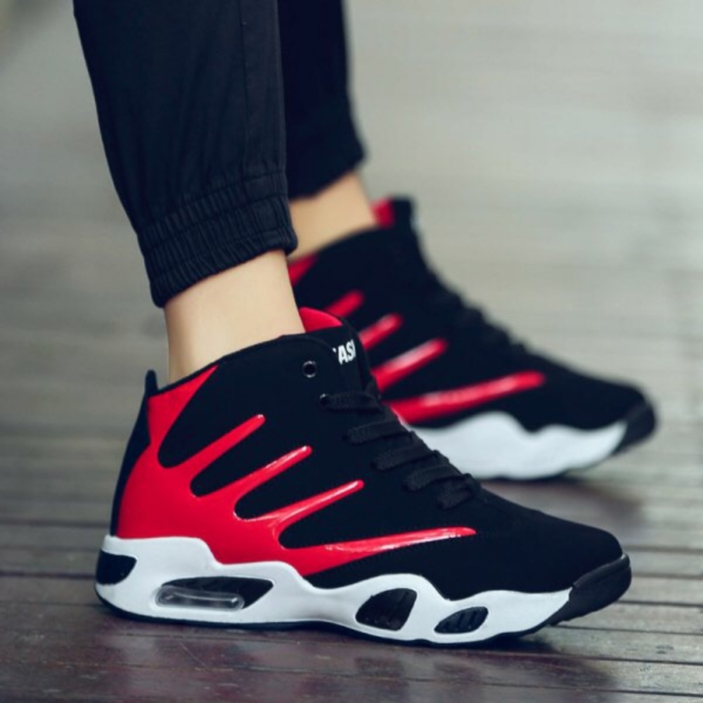 Athletic shoes